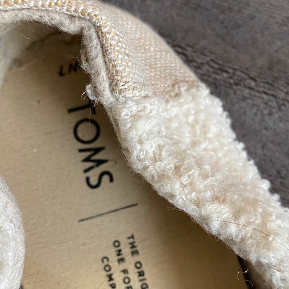 toms - Picture 2 of 2